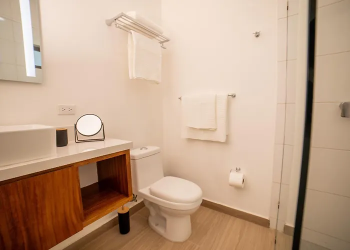 Modern 3 Blocks Away From The Marina King Bed And Pool Apartamento