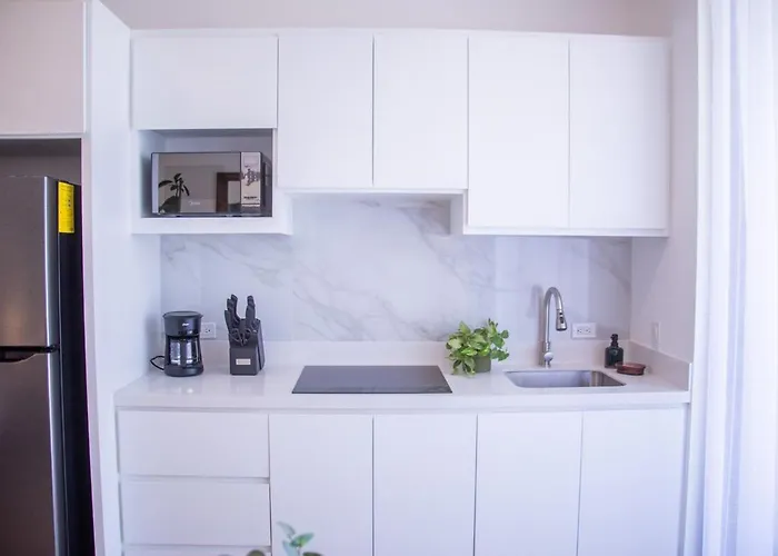 Modern 3 Blocks Away From The Marina King Bed And Pool
