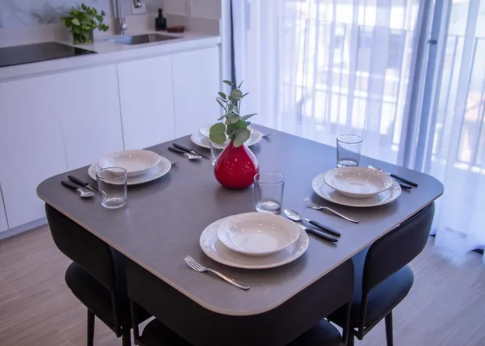 Modern 3 Blocks Away From The Marina King Bed And Pool