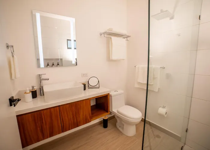 Modern 3 Blocks Away From The Marina King Bed And Pool Apartamento